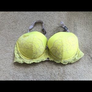 Victoria’s Secret dream angels Demi bra